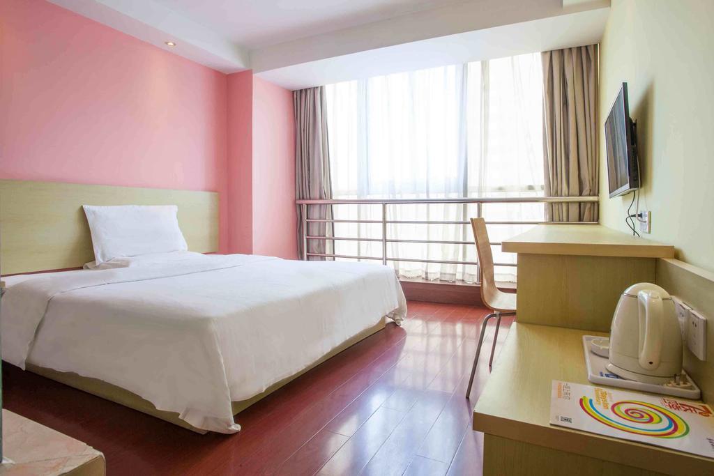 7Days Inn Guangzhou South Railway Station Nan Pu Metro Station Room photo